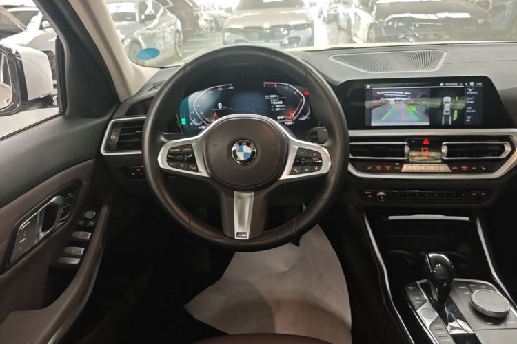 BMW 3 Series 2021 car image #12