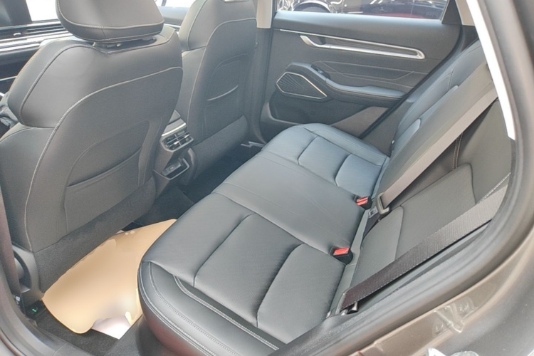 GEELY Emgrand 2022 #13 GEELY Emgrand 2022 car image #13