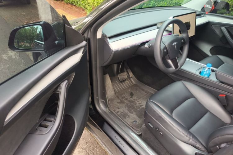Tesla Model Y 2024 #16 Tesla Model Y 2024 car image #16