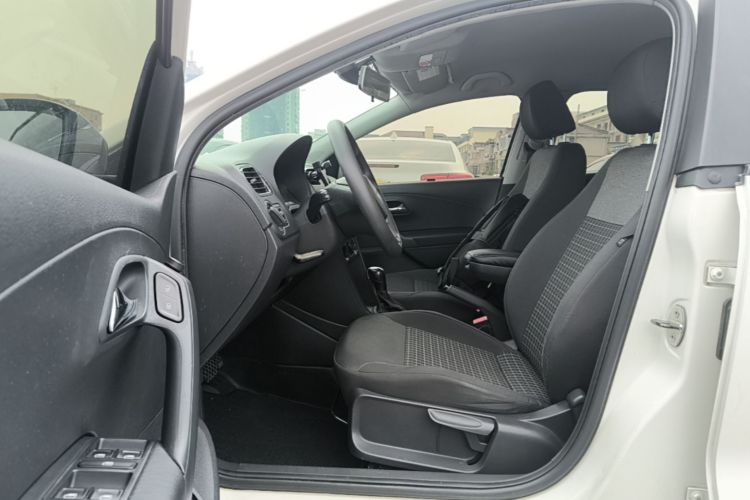 Volkswagen Polo 2015 #12 Volkswagen Polo 2015 car image #12