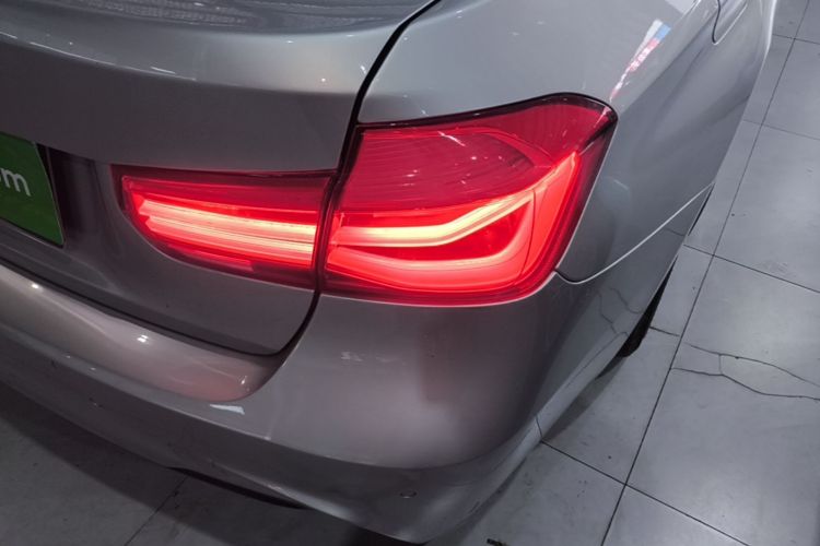 BMW 3 Series 2017 #8 BMW 3 Series 2017 car image #8