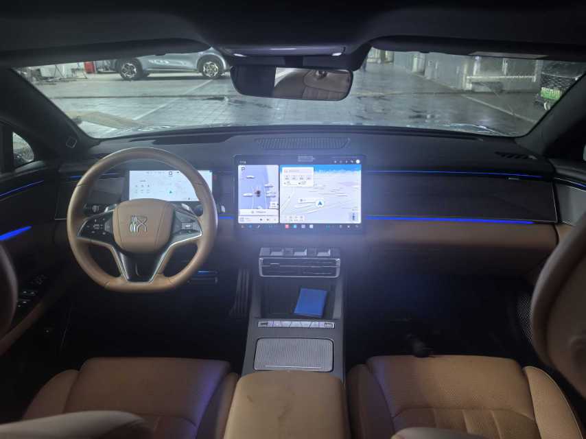 BYD HanL 2025 صورة سيارة #3