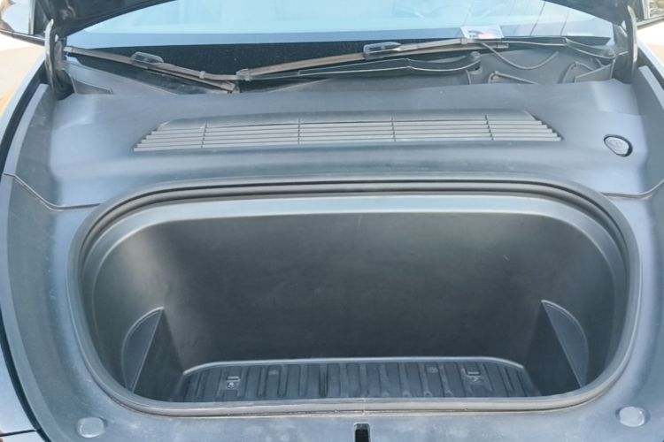 Tesla Model Y 2021 #20 Tesla Model Y 2021 car image #20
