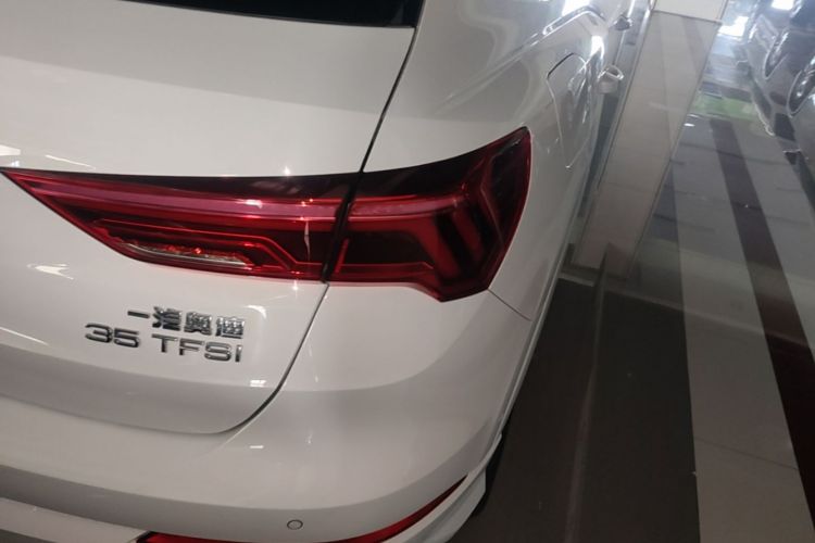 Audi Q3 2023 #8 Audi Q3 2023 car image #8