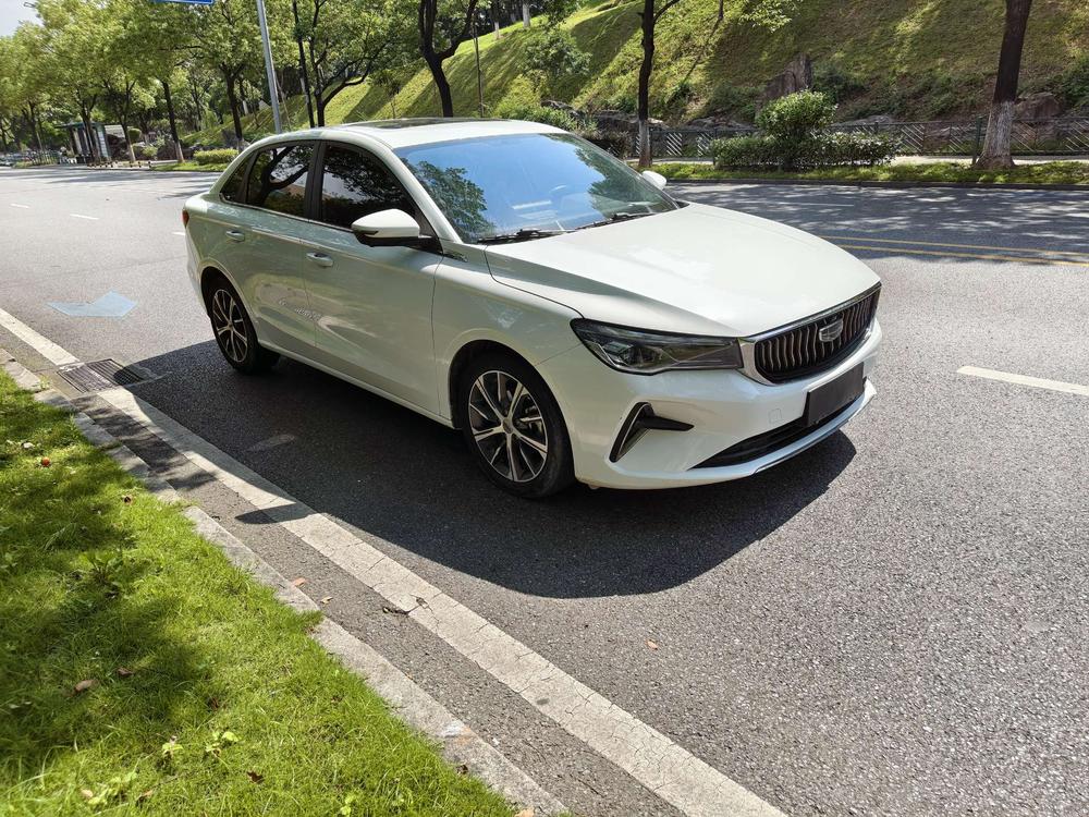 GEELY Emgrand 2021 car image #3