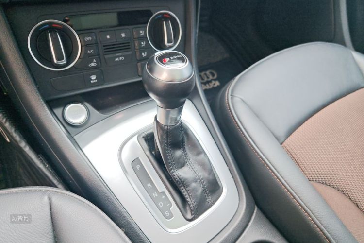 Audi Q3 2017 #16 Audi Q3 2017 car image #16