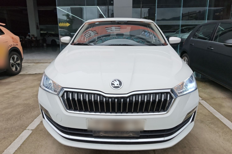 Skoda Rapid 2021 immagine di auto #3