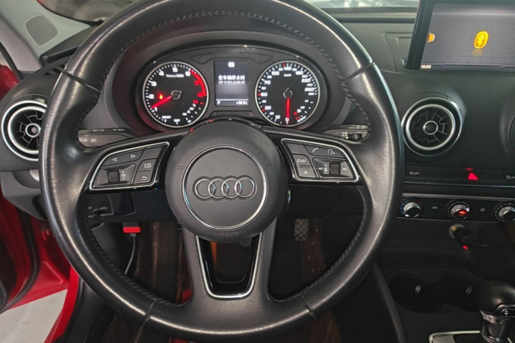 Audi A3 2018 car image #11
