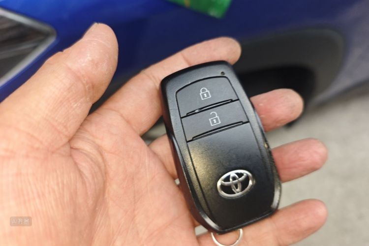 Toyota Corolla Cross 2022 immagine di auto #10