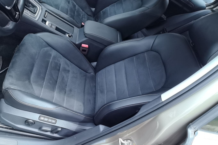 Volkswagen Golf 2020 car image #15