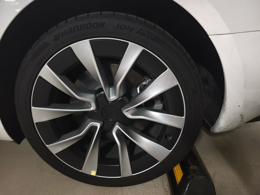Tesla Model 3 2025 car image #6