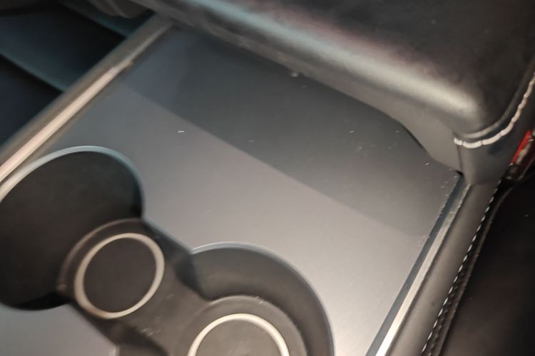 Tesla Model Y 2023 #14 Tesla Model Y 2023 car image #14