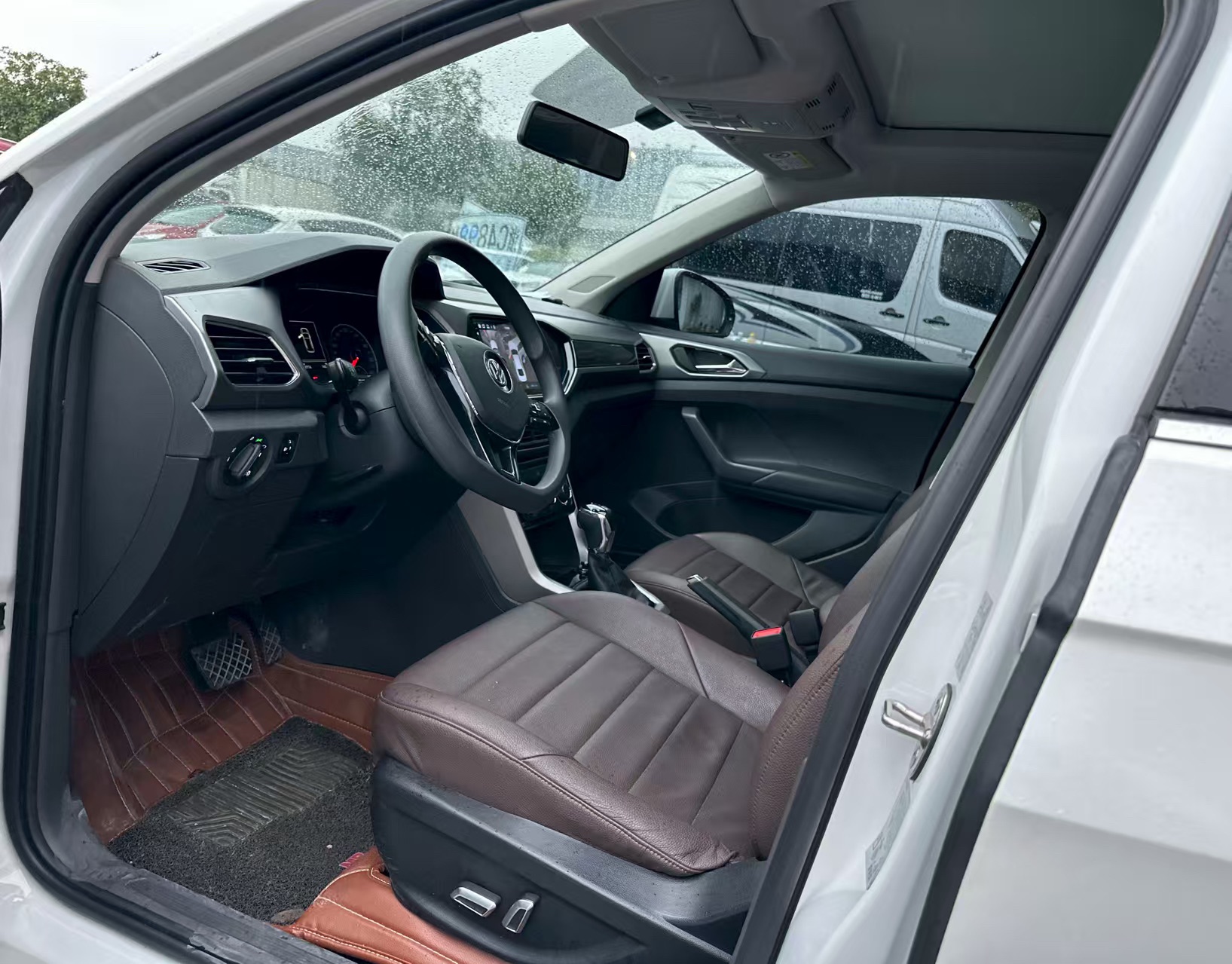 Volkswagen T-Cross 2020 #4 Volkswagen T-Cross 2020 car image #4