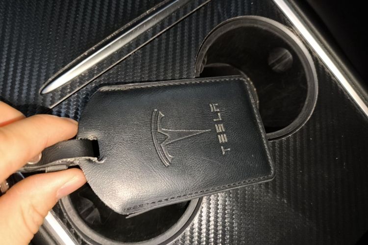 Tesla Model Y 2024 #9 Tesla Model Y 2024 car image #9