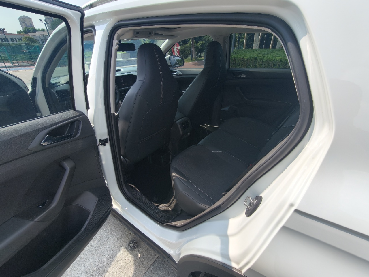 Volkswagen T-Cross 2023 #8 Volkswagen T-Cross 2023 car image #8