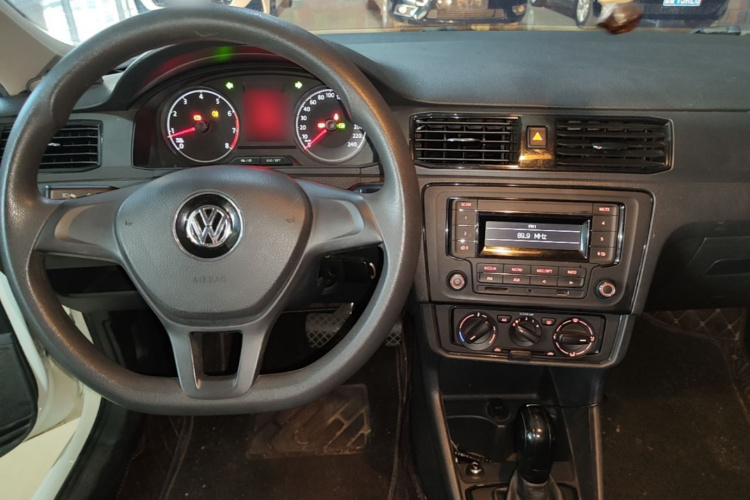 Volkswagen Santana 2018 car image #10