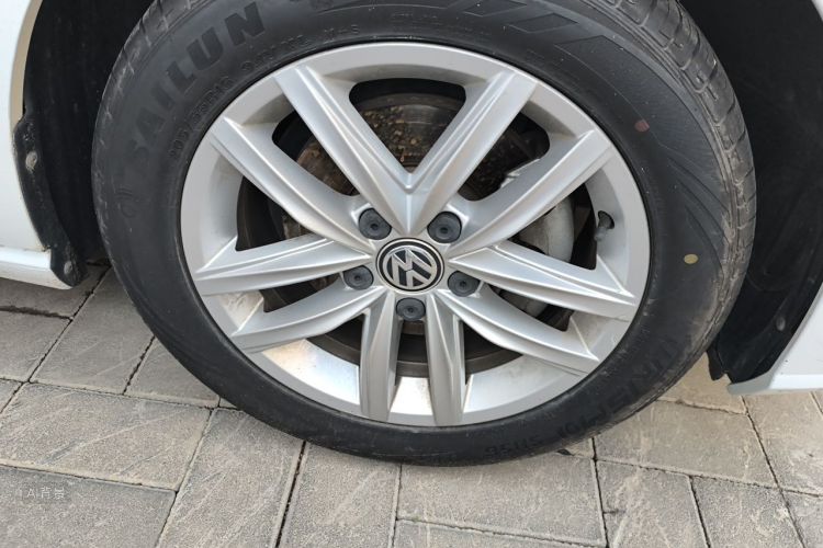 Volkswagen Golf 2018 car image #9