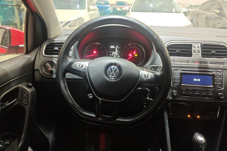 Volkswagen Polo 2016 imagem de carro #11