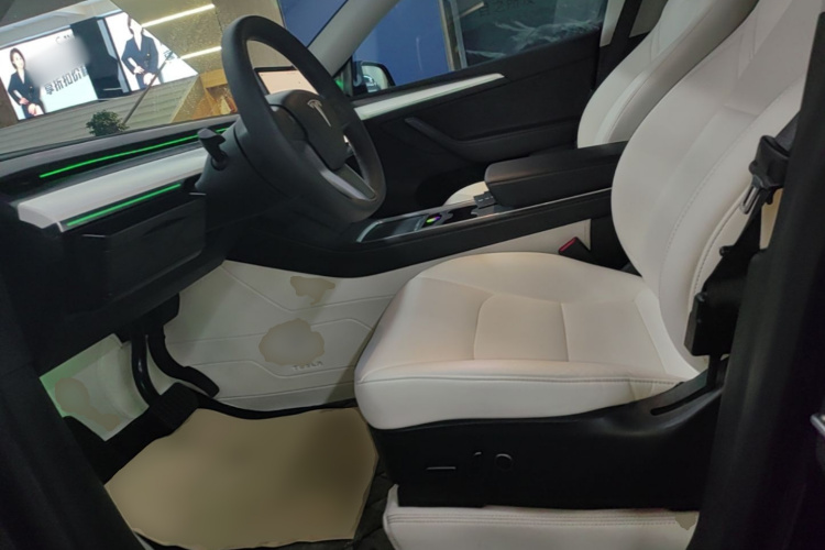 Tesla Model Y 2023 #15 Tesla Model Y 2023 car image #15