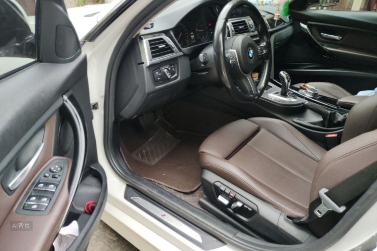BMW 3 Series 2018 car image #18