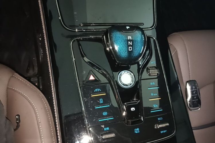 BYD Han 2022 imagen de coche #18