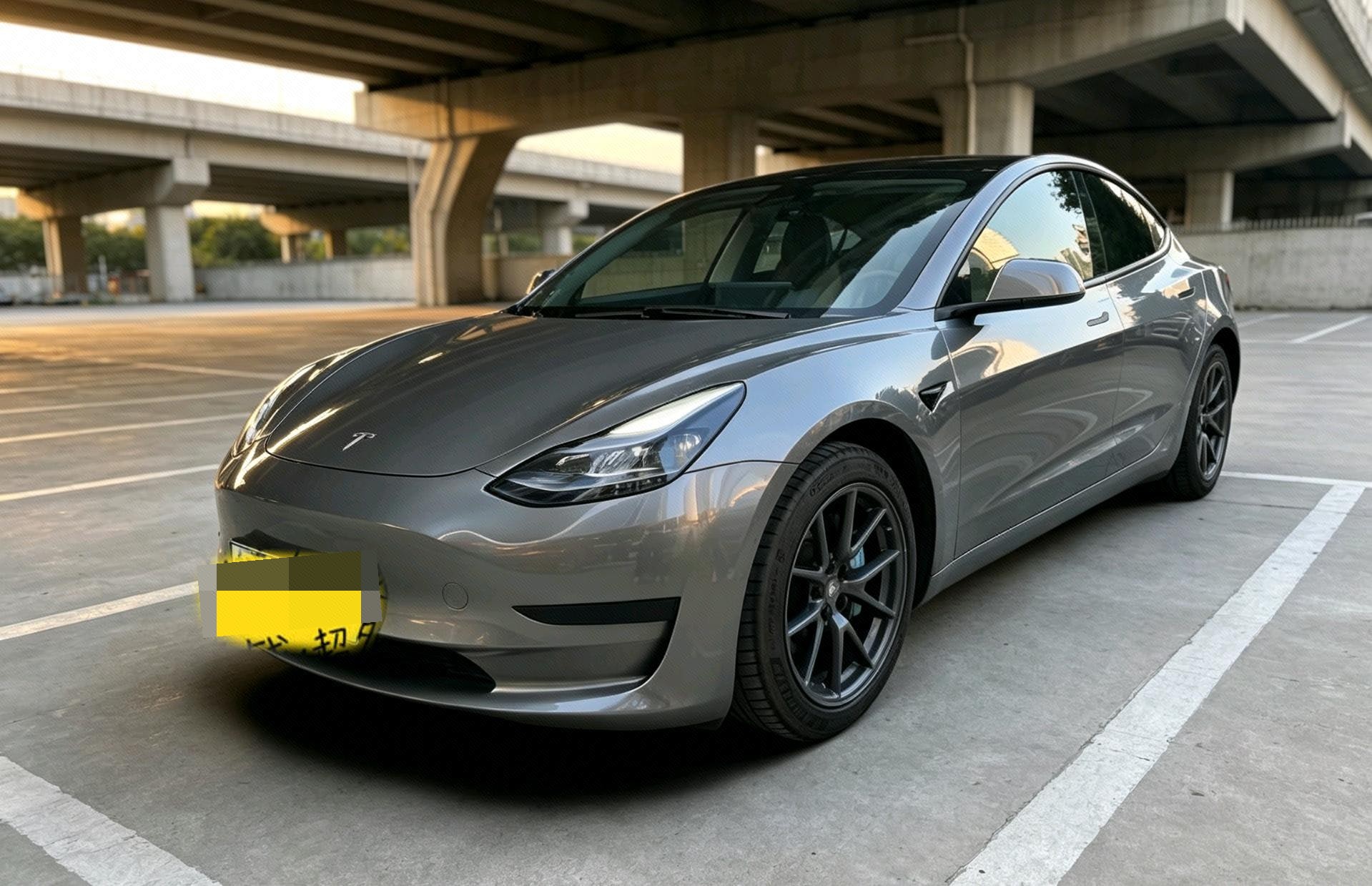 Tesla Model 3 2021 car image 