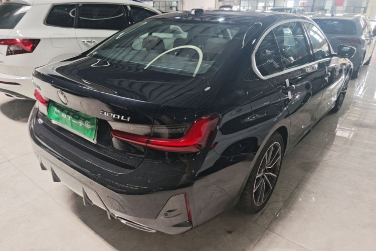 BMW 3 Series 2024 immagine di auto #5