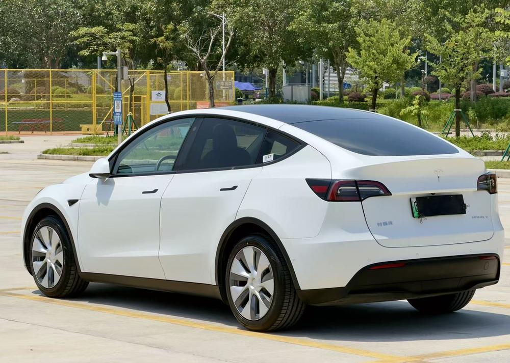 Tesla Model Y 2021 #5 Tesla Model Y 2021 car image #5