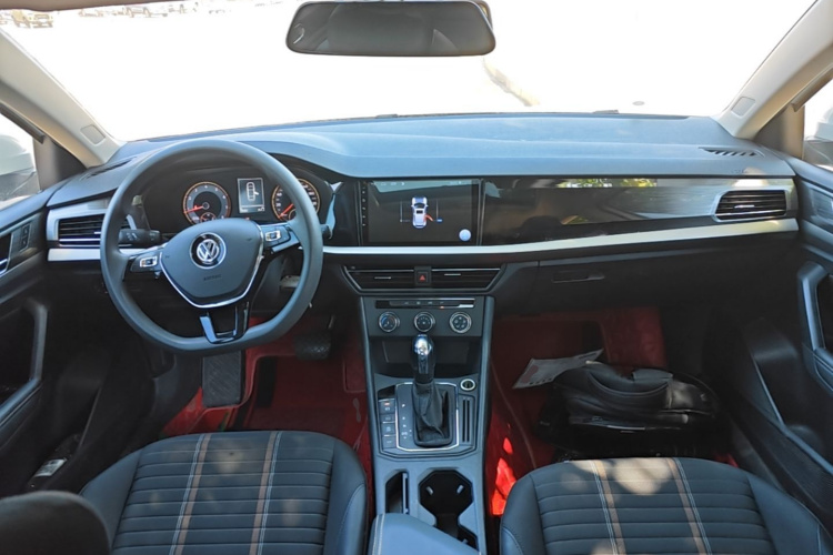 Volkswagen Lavida 2018 car image #10
