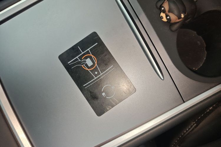 Tesla Model Y 2022 #14 Tesla Model Y 2022 car image #14
