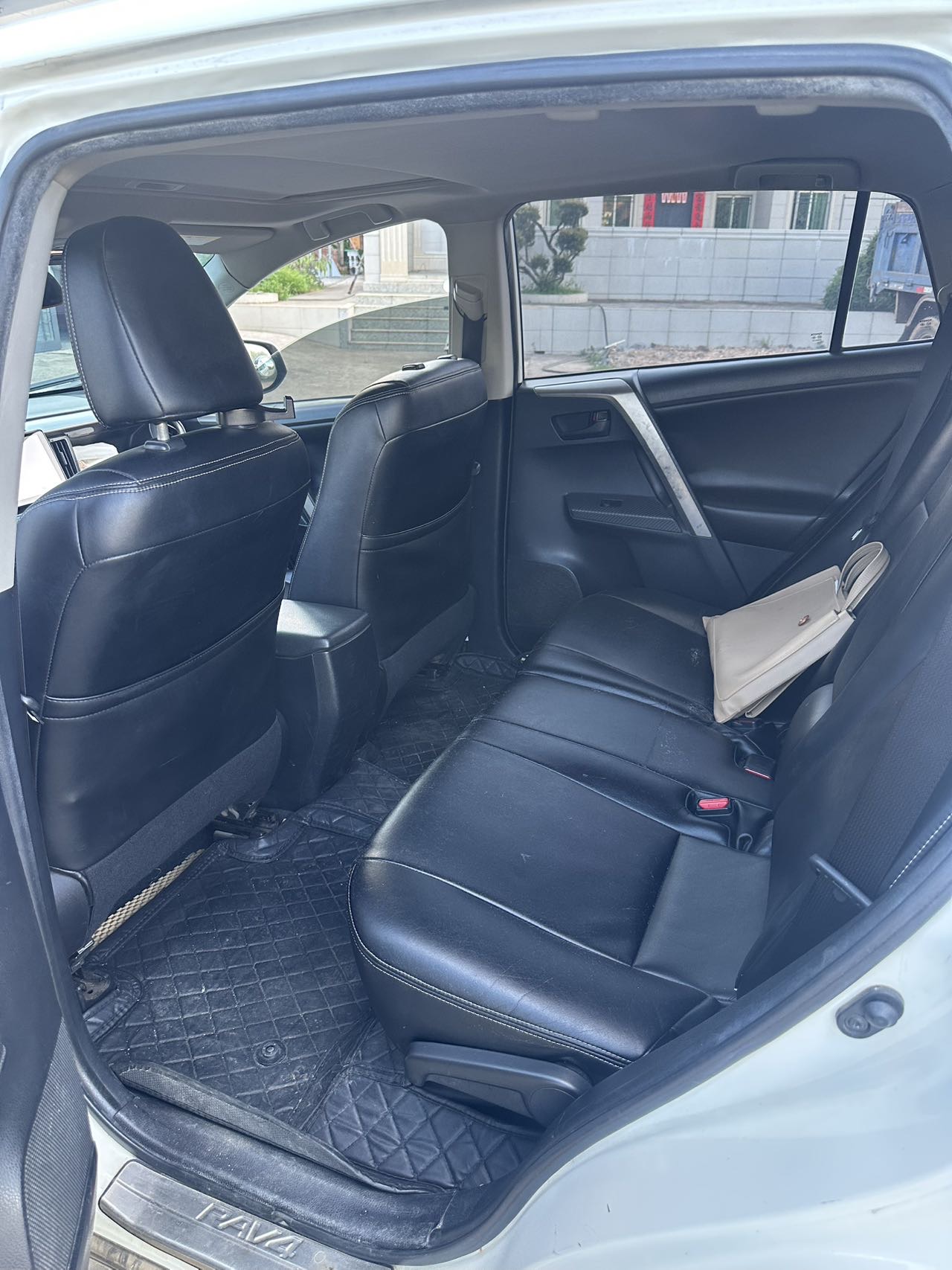 Toyota RAV4 2016 #4 Toyota RAV4 2016 car image #4