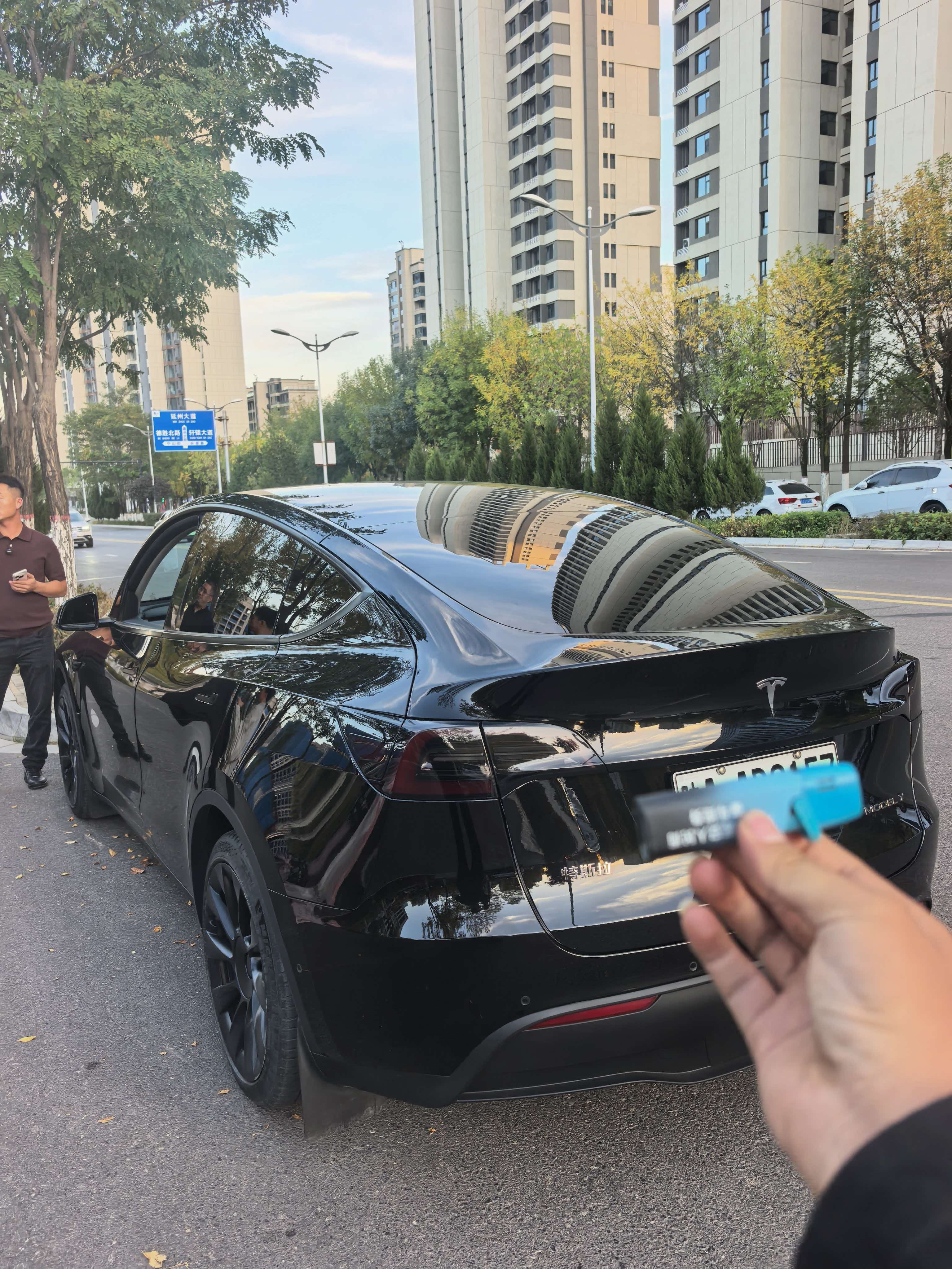 Tesla Model Y 2021 صورة سيارة #7