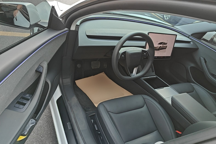 Tesla Model 3 2025 #16 Tesla Model 3 2025 car image #16