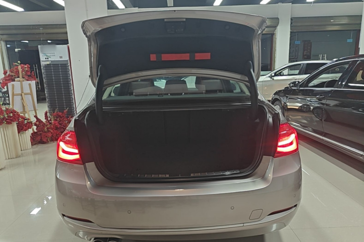 BMW 3 Series 2017 #19 BMW 3 Series 2017 car image #19