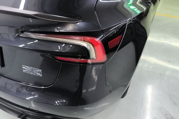 Tesla Model 3 2024 car image #8