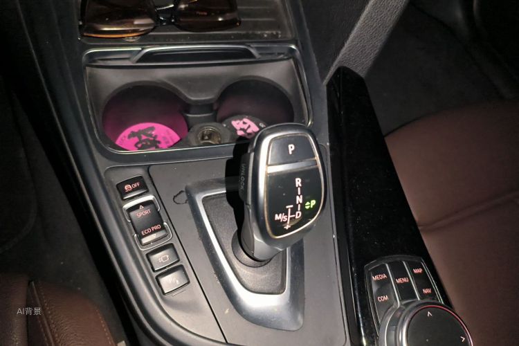 BMW 3 Series 2019 #16 BMW 3 Series 2019 car image #16