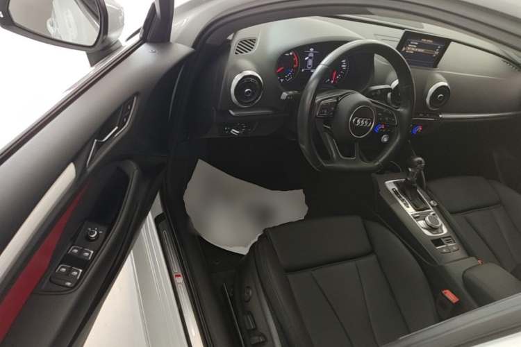 Audi A3 2018 car image #16