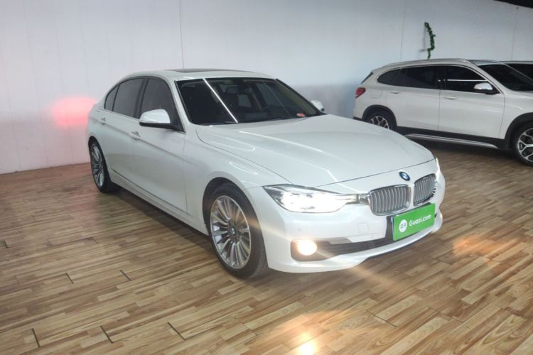 BMW 3 Series 2018 immagine di auto #4