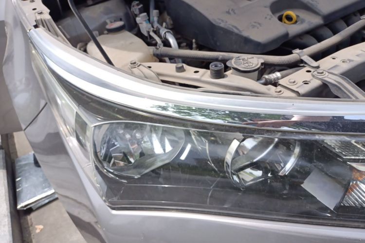 2015 car image #8