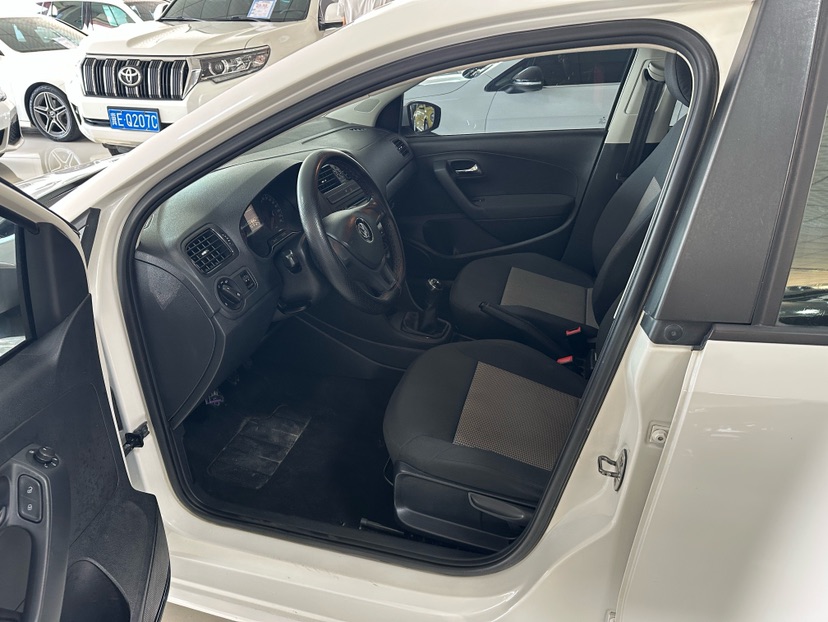 Volkswagen Polo 2015 #7 Volkswagen Polo 2015 car image #7