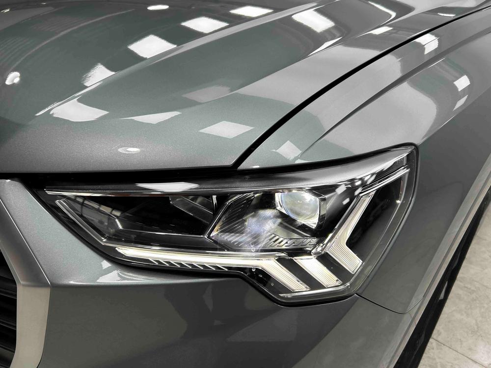 Audi Q3 2022 car image #7