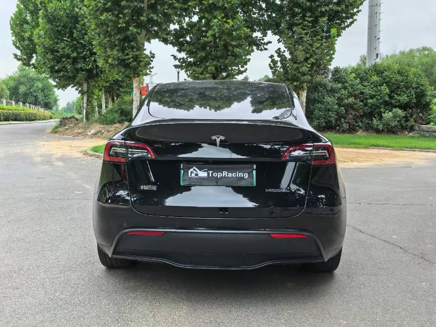 Tesla Model Y 2023 #8 Tesla Model Y 2023 car image #8