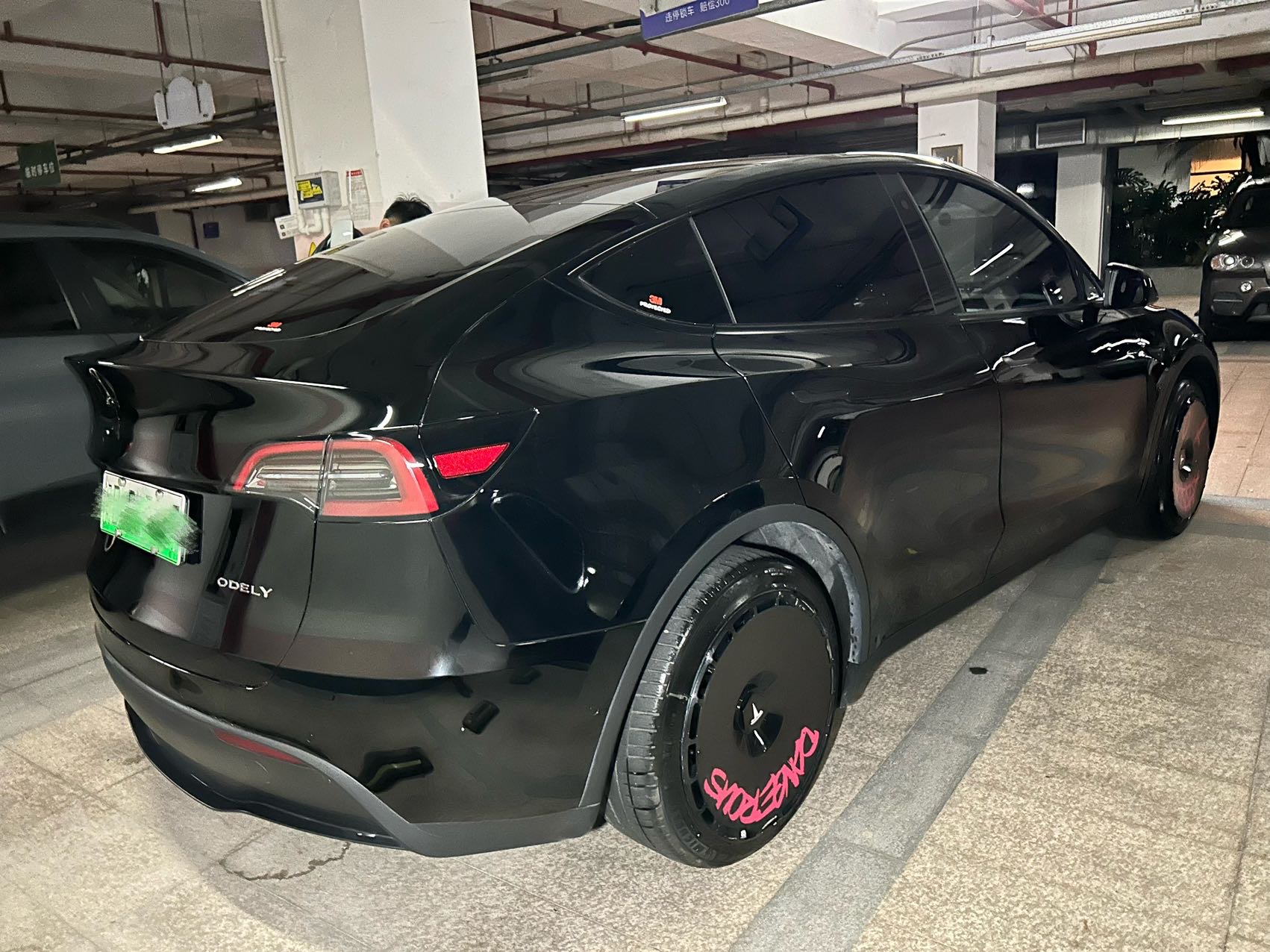 Tesla Model Y 2022 #9 Tesla Model Y 2022 car image #9