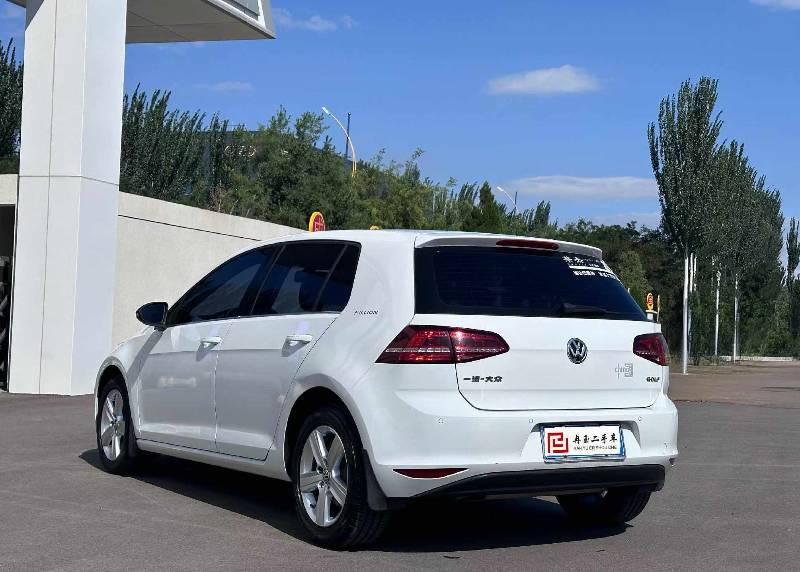Volkswagen Golf 2017 car image #6