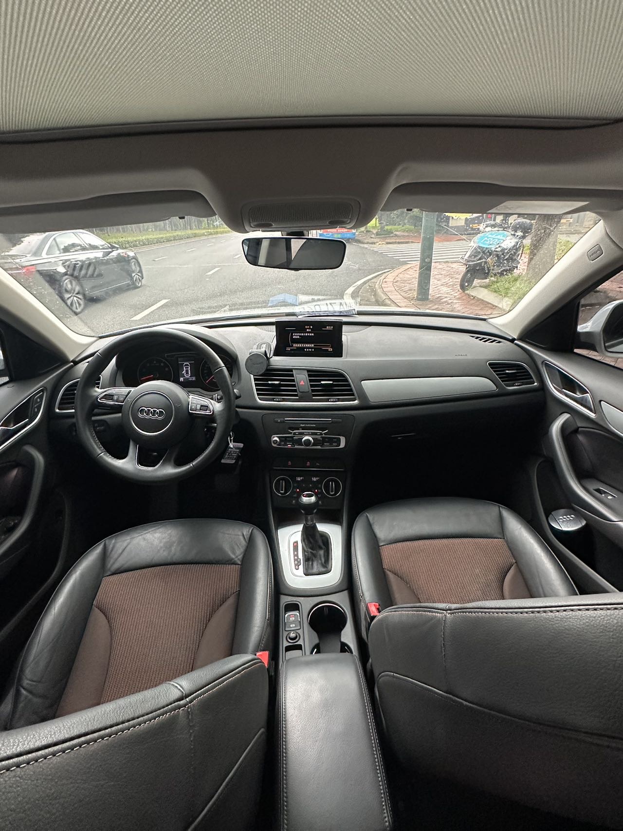 Audi Q3 2017 car image #7