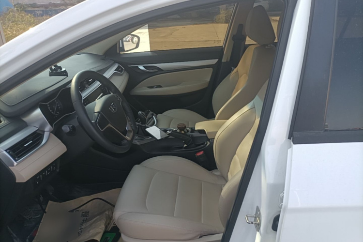 GEELY Emgrand 2019 #15 GEELY Emgrand 2019 car image #15
