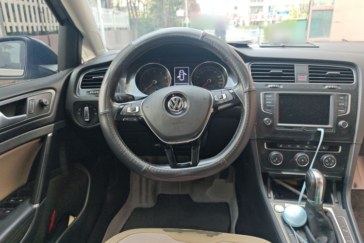Volkswagen Golf 2017 car image #15
