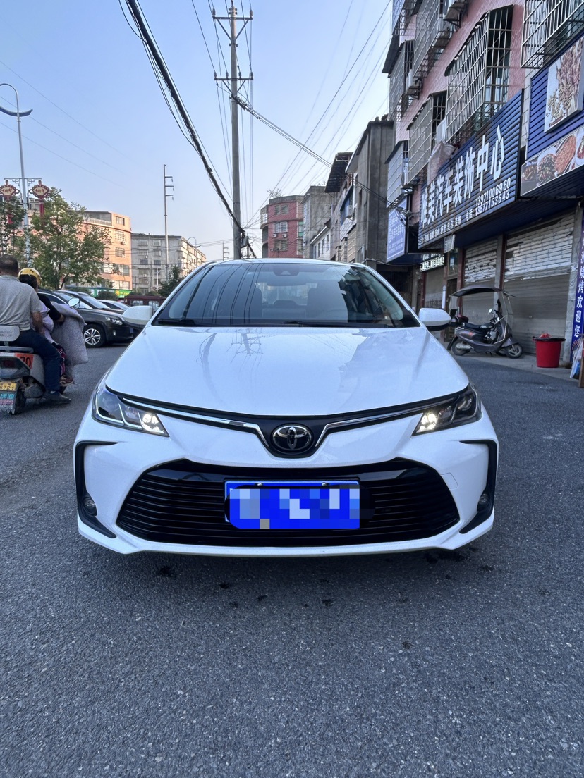 Toyota Corolla 2022 immagine di auto #2