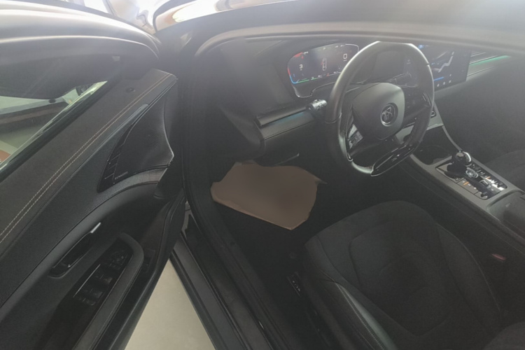 BYD Han 2023 car image #12