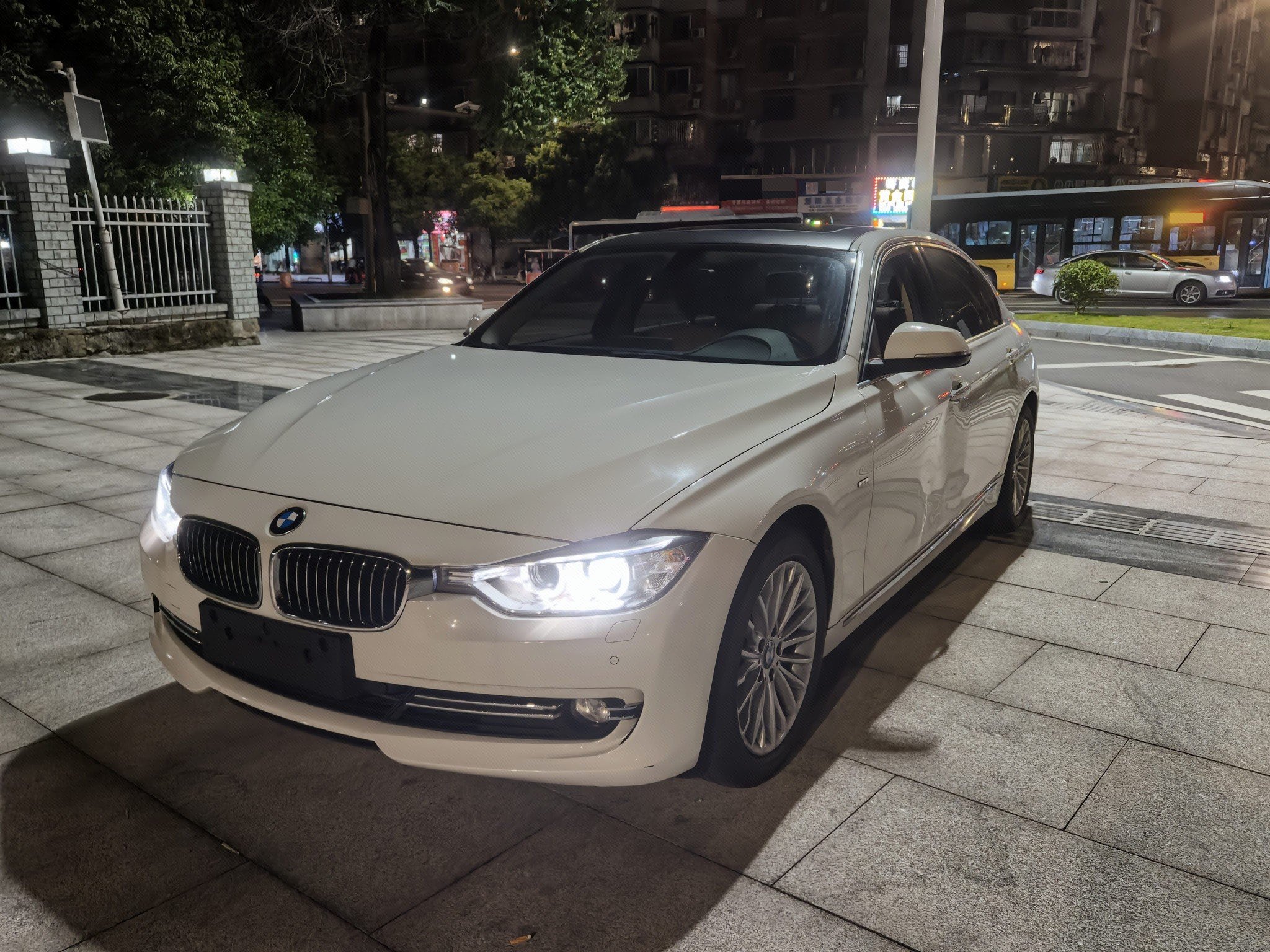 BMW 3 Series 2015 BMW 3 Series 2015 car image